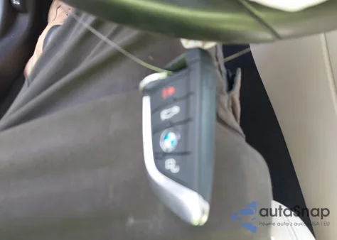 2021 BMW 330I z USA, uszkodzony, nr VIN 3MW5R1J04M8C05216